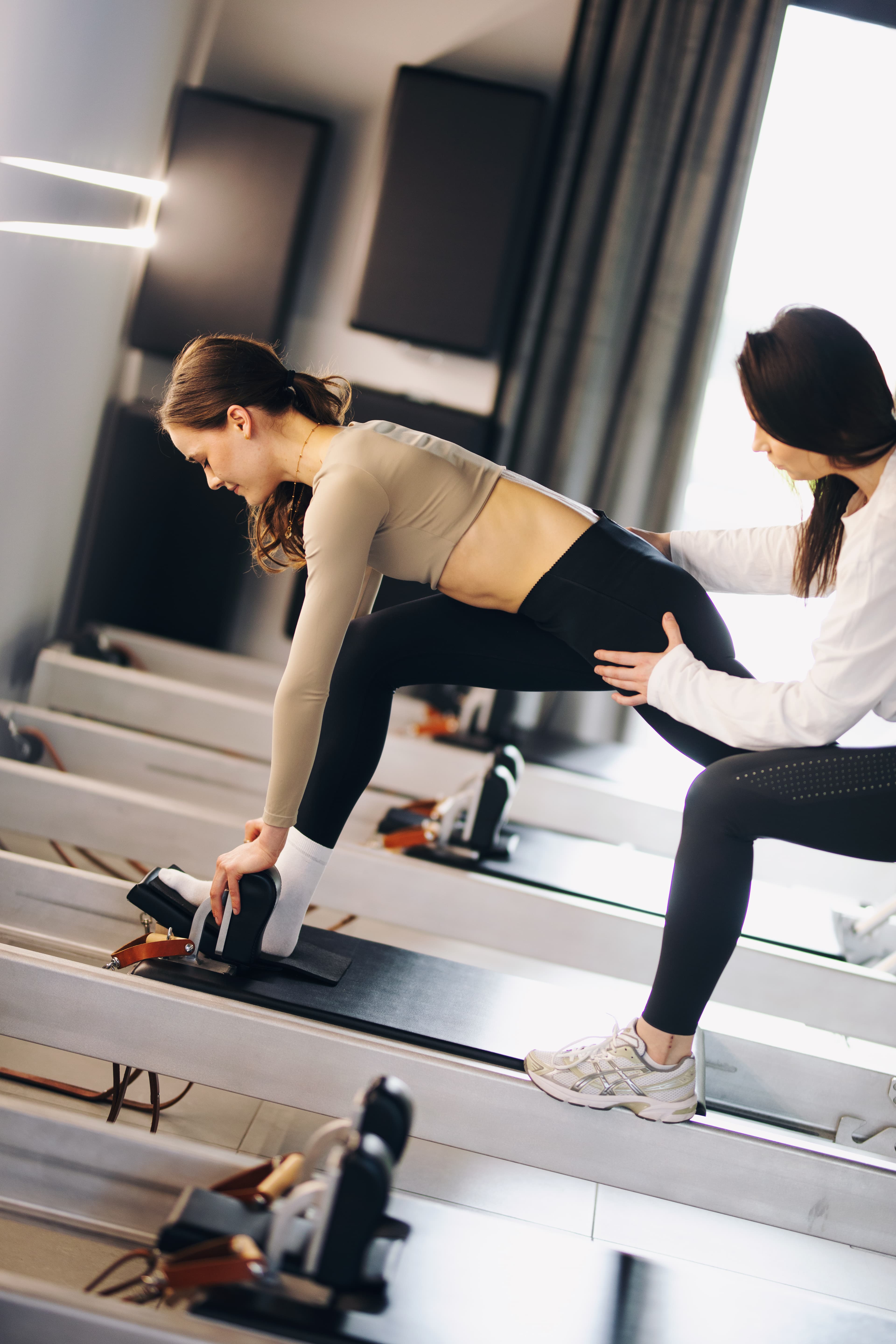 Pilates i treningi dla kobiet - Women's Health Concept